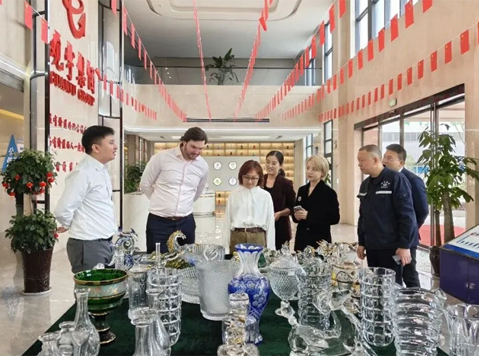 深化国际交流 开拓合作新局｜热烈欢迎格兰父子Anthony Hughes一行莅临观宇集团参观交流